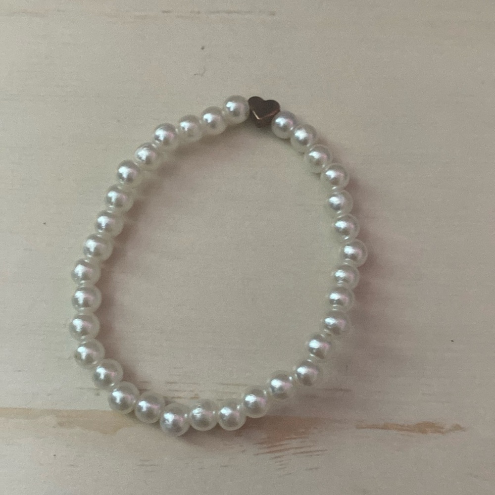 pearl necklace with heart